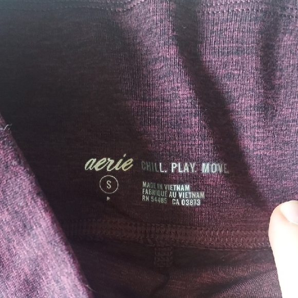 Aerie Women's Black and Burgundy Leggings - Picture 3 of 13